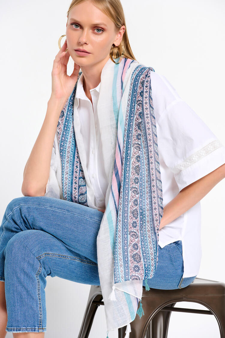 Scarf with detail at the hem - White O/S
