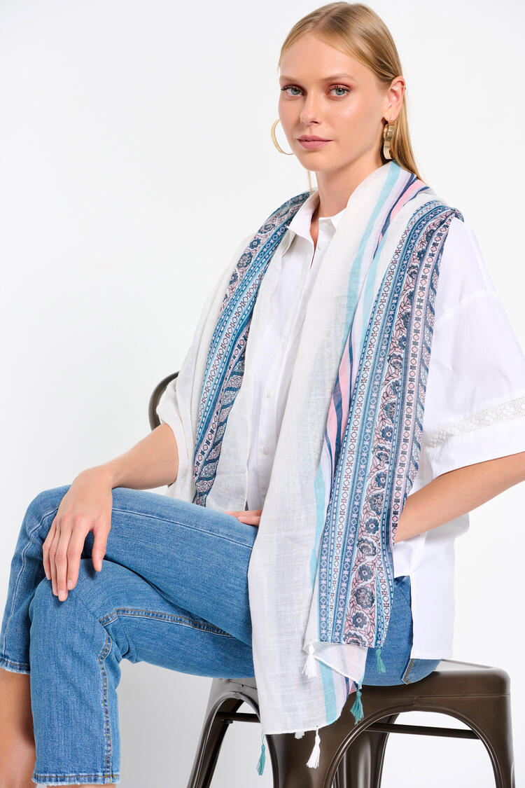 Scarf with detail at the hem - White O/S