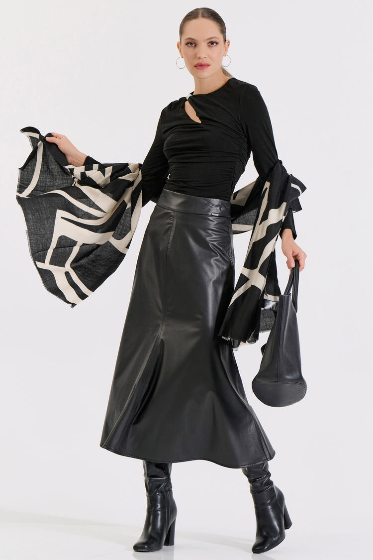 Women’s Scarf with Geometric Pattern - ΜΑΥΡΟ O/S