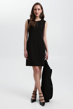 Elegant Dress with Sleeveless Design - Black S