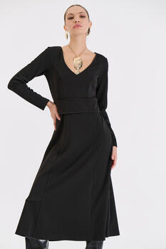 Long Flared Dress with V-Neckline and Belt - Black L