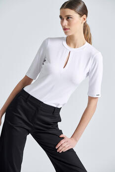  Blouse with neck opening - White S