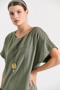 Dress with openwork trim on the shoulders - Chaki M