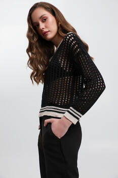 Knitted with perforated pattern - Black S/M