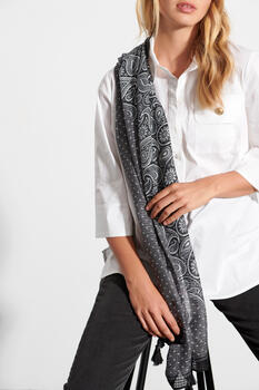 Printed scarf with knitters in the end - Black O/S